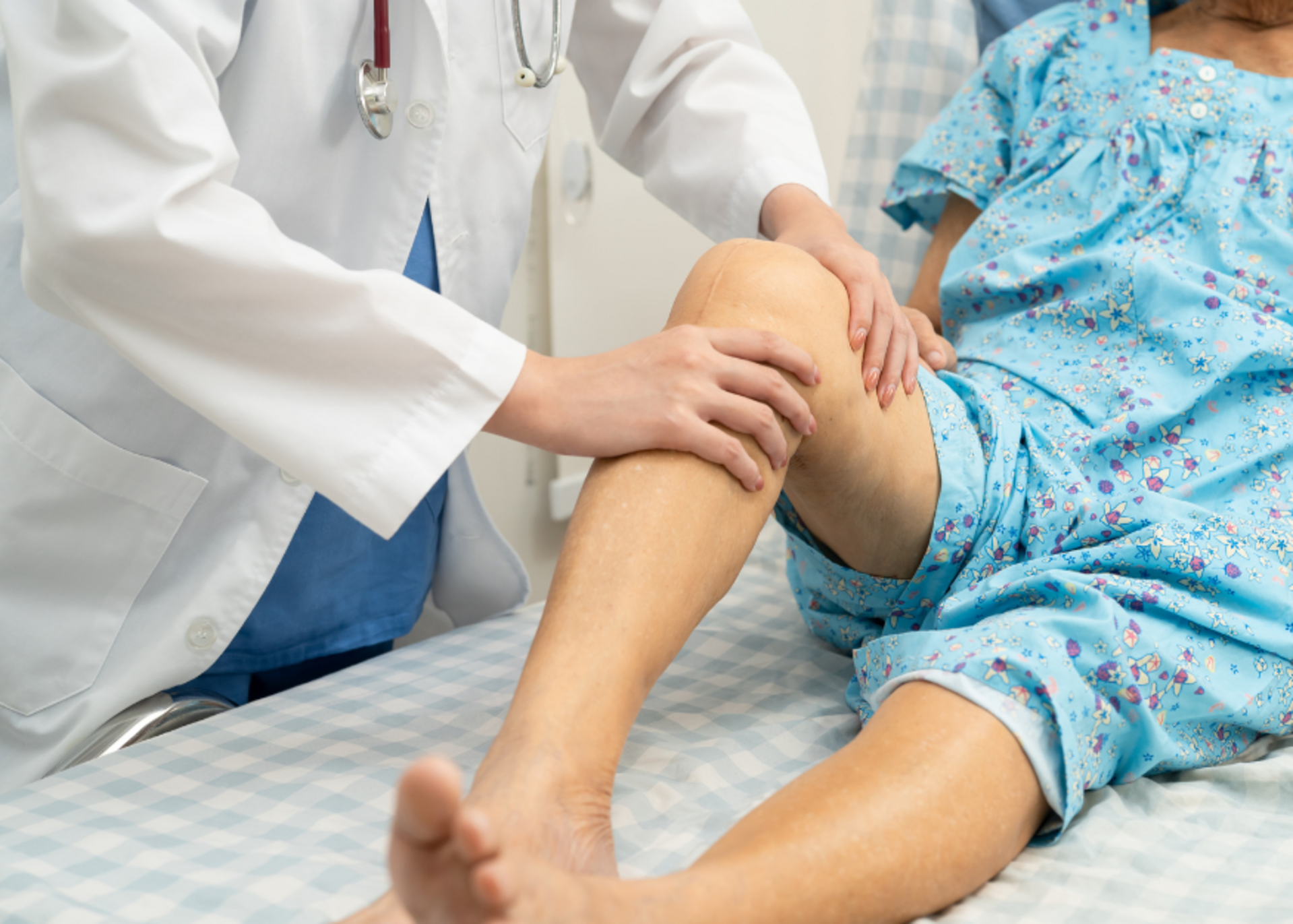 Minimal Incision Total Knee Replacement Surgery